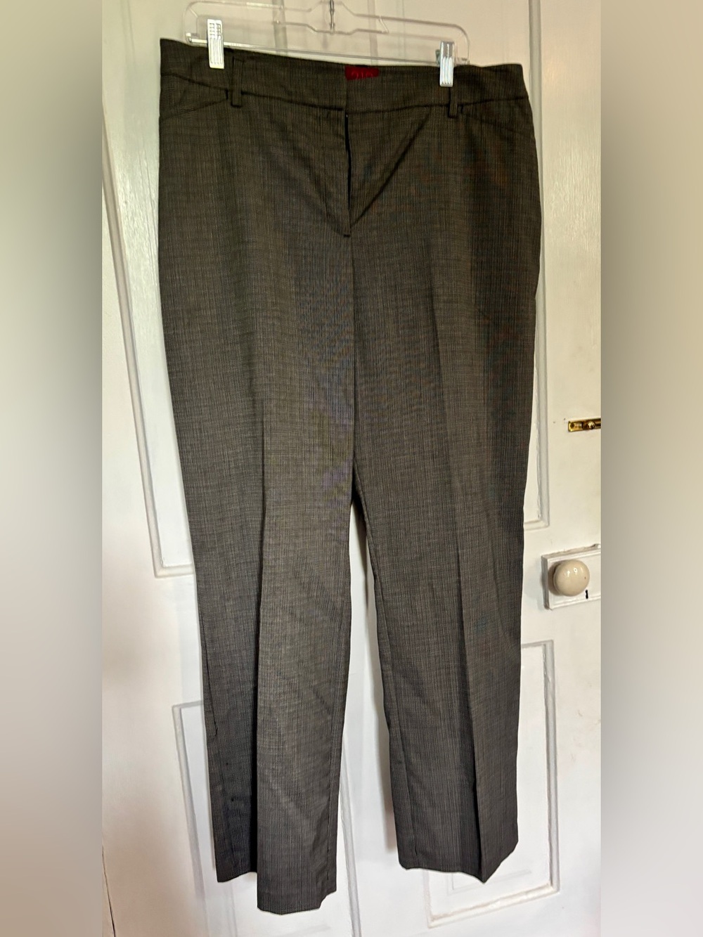 212 Collection Women’s Gray Blazer & Pant Suit - Picture 4 of 6